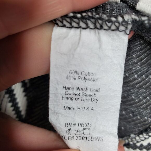 W5 concepts westerly pullover geometric top Size small - Picture 6 of 8